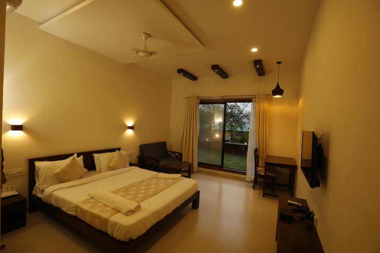 La Serene Resort&Spa Mahābaleshwar Exterior foto